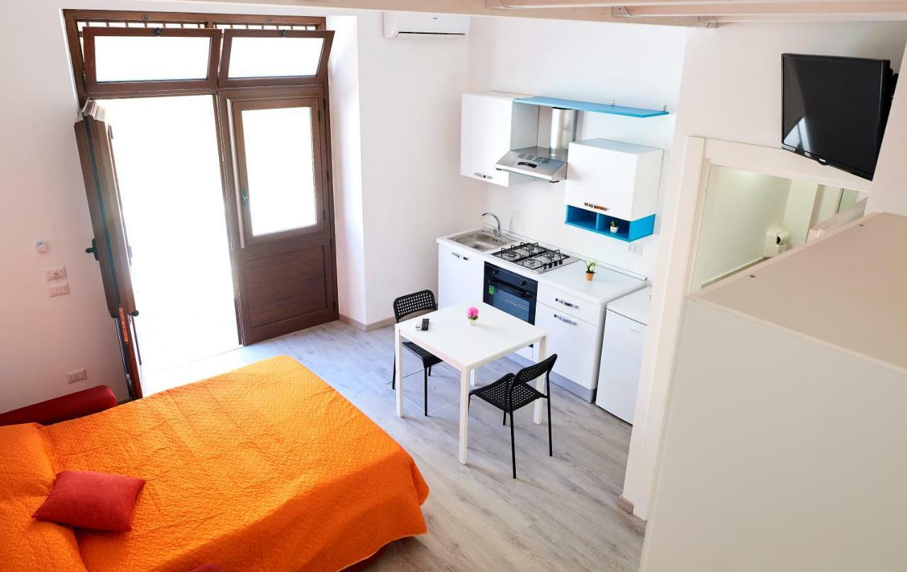 カステッランマーレ・デル・ゴルフォ Sole Di Castellammare Bed & Breakfast エクステリア 写真